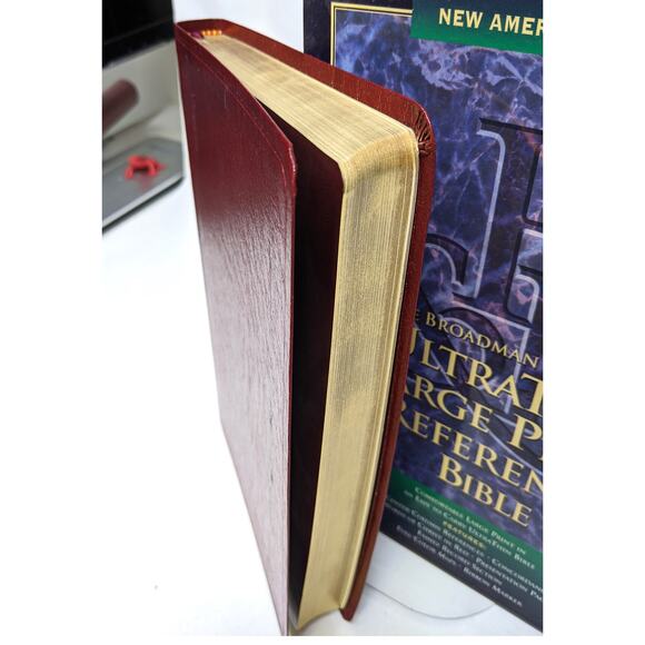 Broadman & Holman UltraThin Large Print Burgundy Bonded Leather Bible - PLZ READ - Picture 3 of 10